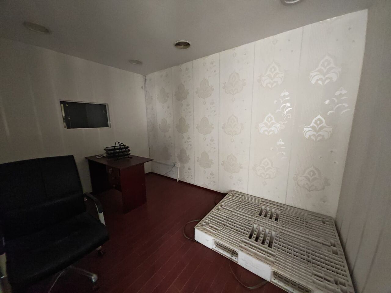 Deira, Offices, AED 150000,  1270 Sq. Feet,  AED 150,000/Year - Furnished Office, Maktoum Road, 1,270 Sqft