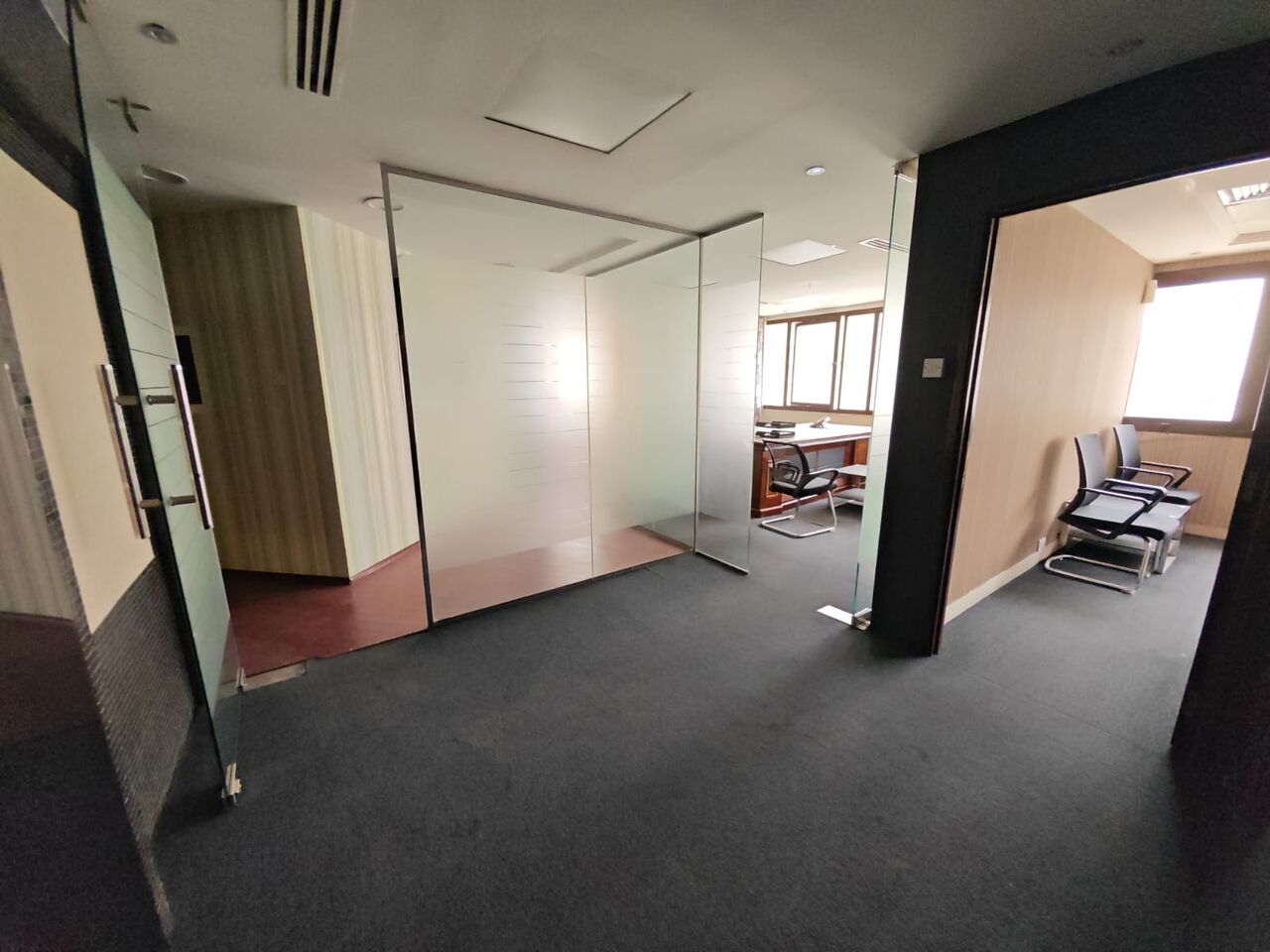 Deira, Offices, AED 150000,  1270 Sq. Feet,  AED 150,000/Year - Furnished Office, Maktoum Road, 1,270 Sqft