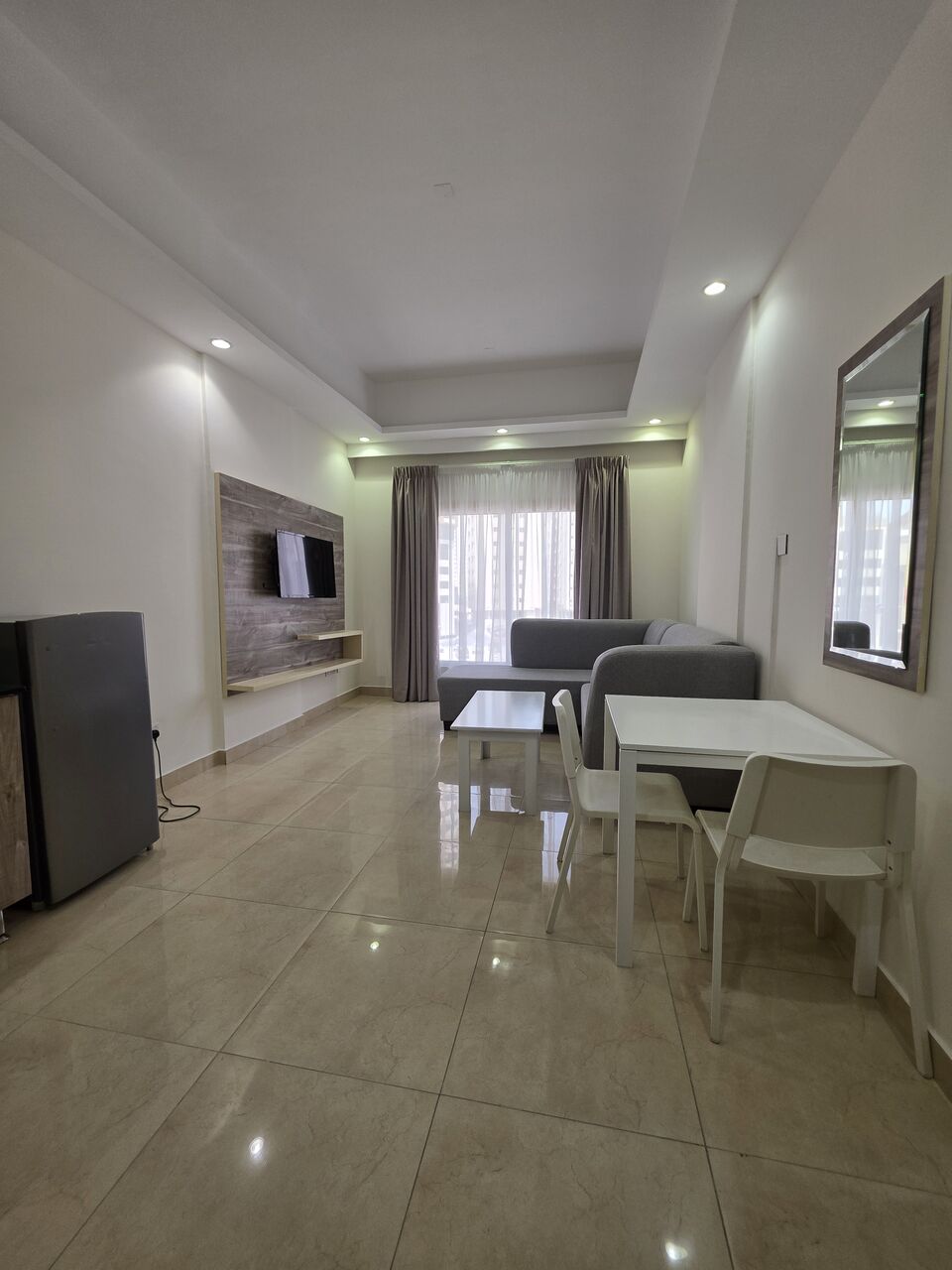 Hoora, Apartments, Flats, Houses & Villas, BHD 260/month,  2 BR,  @1BATHROOM Hall Kitchen Open With Electricity Fully Furnished Car Parking