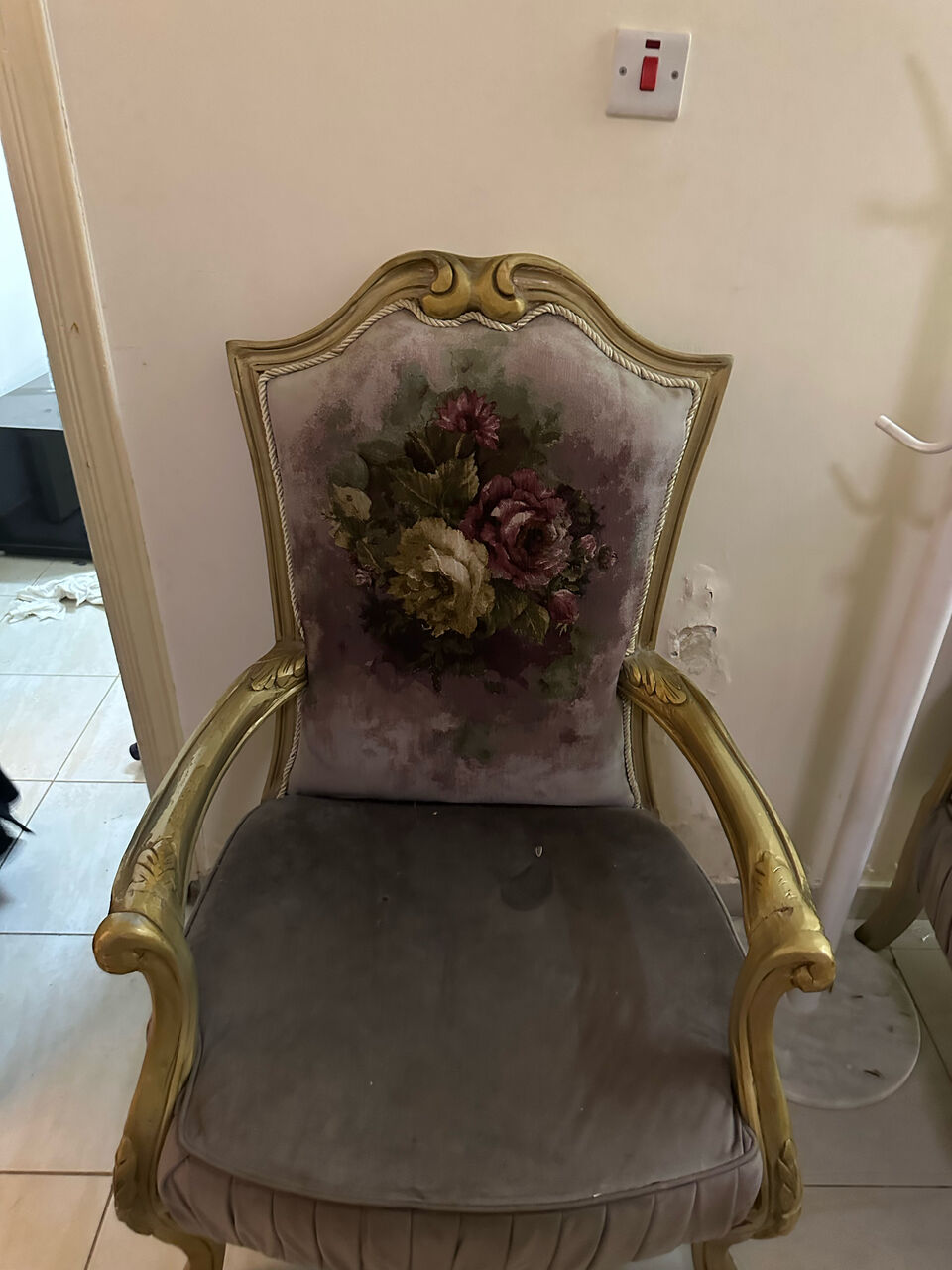 Riyadh, Furniture, SAR 600,  Selling Sofa Set And Sofa Chair