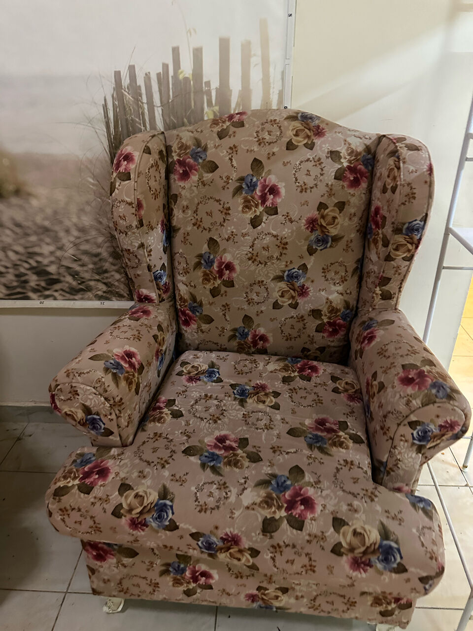 Riyadh, Furniture, SAR 600,  Selling Sofa Set And Sofa Chair