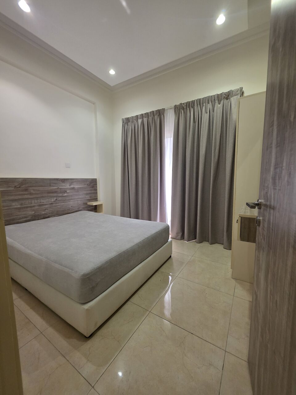 Hoora, Apartments, Flats, Houses & Villas, BHD 200/month,  #1BATHROOM Hall Kitchen With Electricity  Fully Furnished  Car Parking
