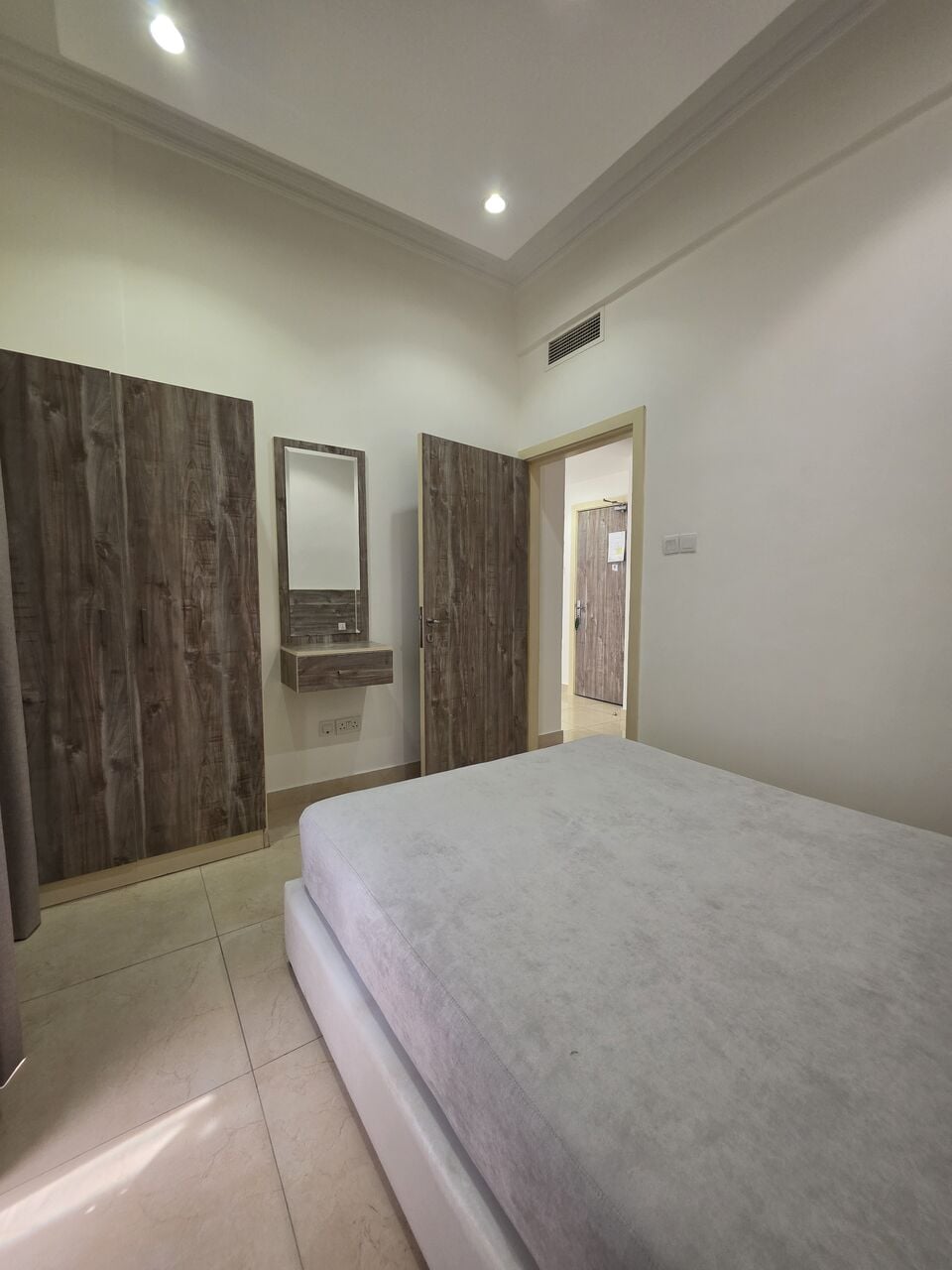 Hoora, Apartments, Flats, Houses & Villas, BHD 200/month,  #1BATHROOM Hall Kitchen With Electricity  Fully Furnished  Car Parking