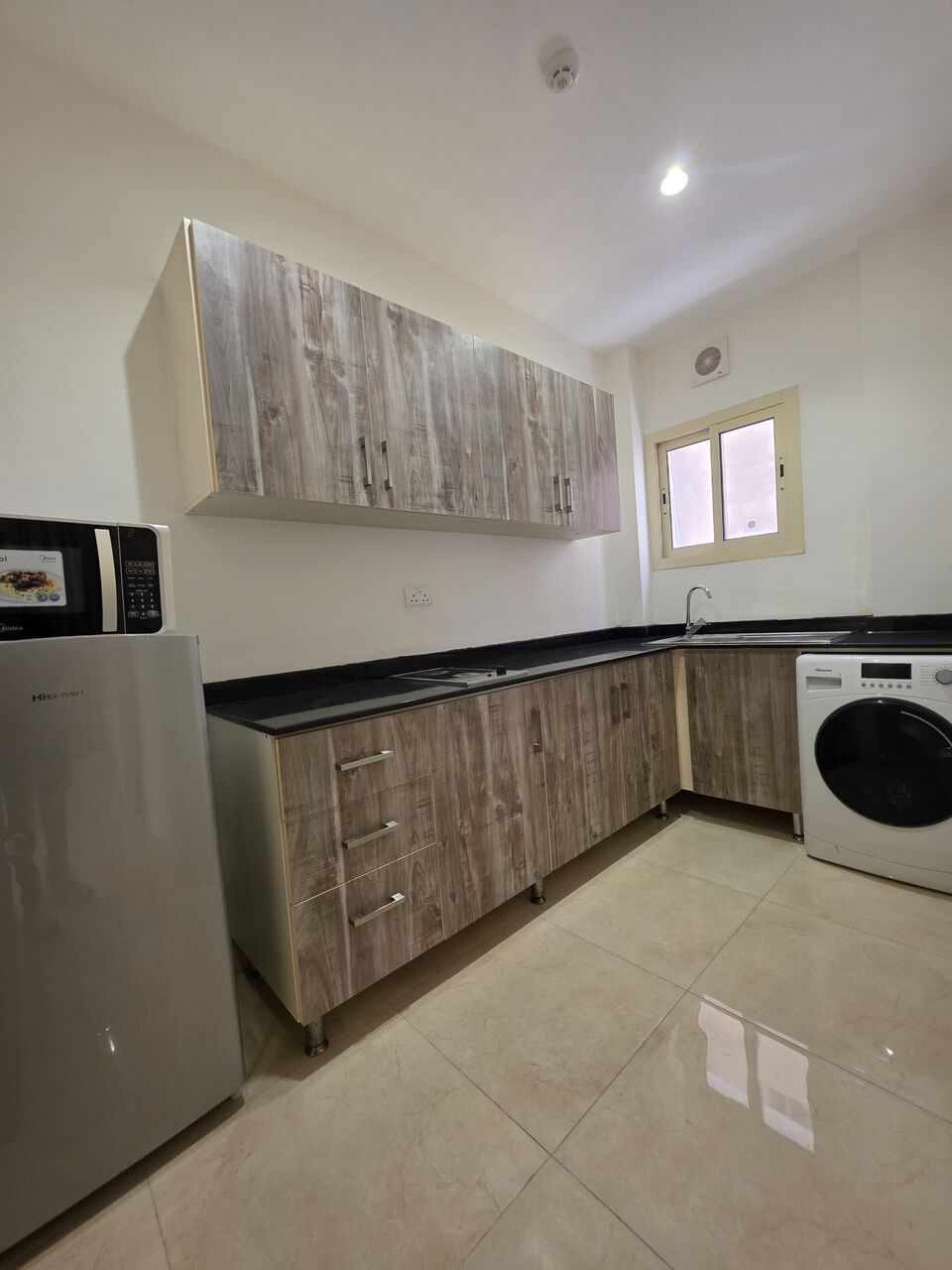 Hoora, Apartments, Flats, Houses & Villas, BHD 200/month,  #1BATHROOM Hall Kitchen With Electricity  Fully Furnished  Car Parking