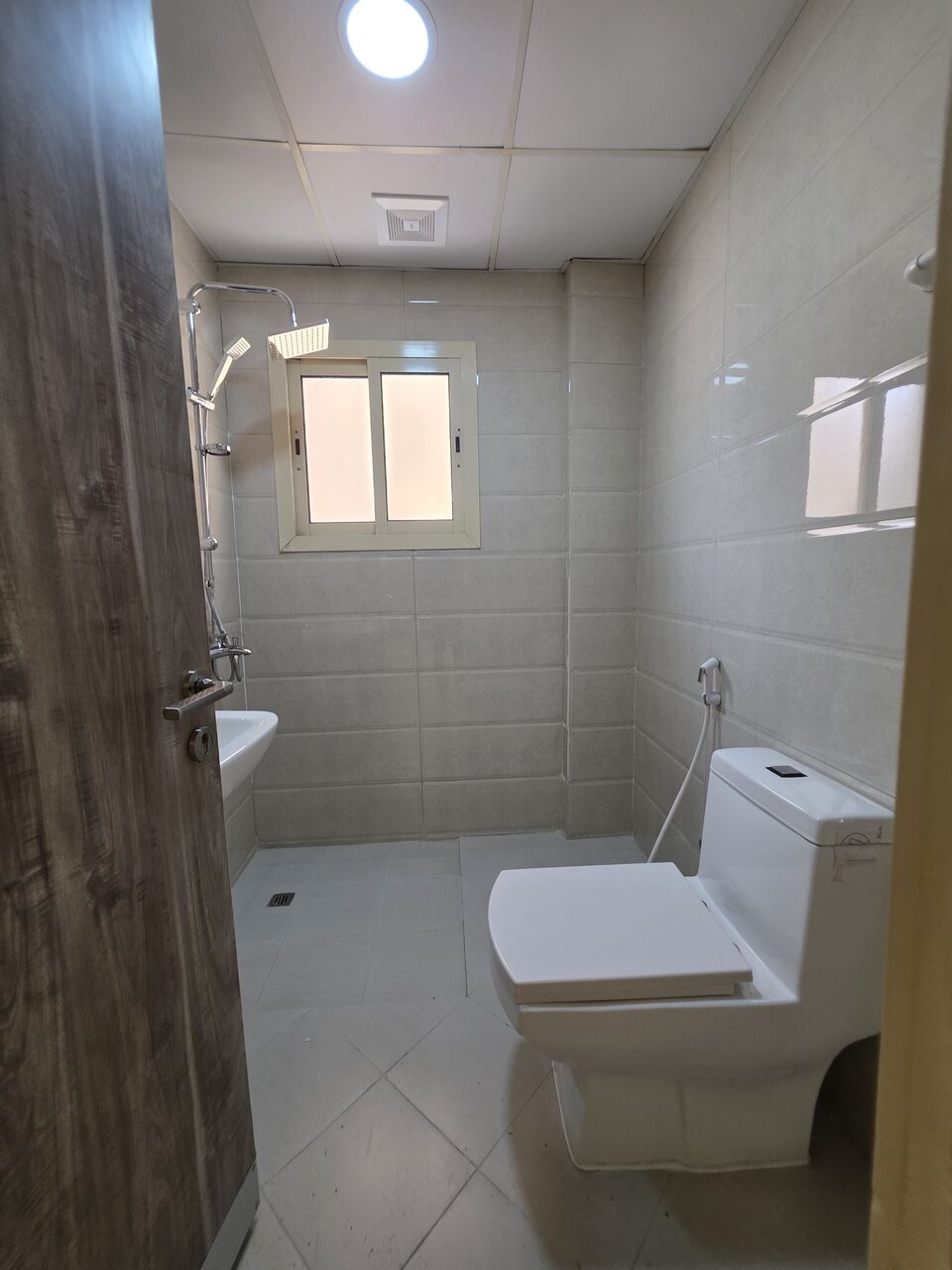 Hoora, Apartments, Flats, Houses & Villas, BHD 200/month,  #1BATHROOM Hall Kitchen With Electricity  Fully Furnished  Car Parking