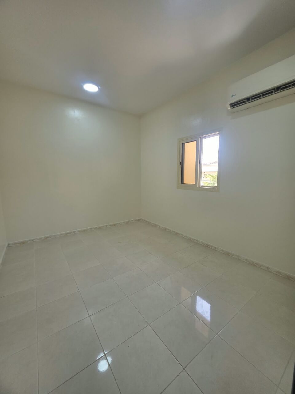 Khobar, Apartments, Flats, Houses & Villas, SAR 19600/year,  2 BR,  Consists Of:- 2 Bedrooms, A Living Room ,  1 Bathrooms, And A Kitchen,   Second Floor   El