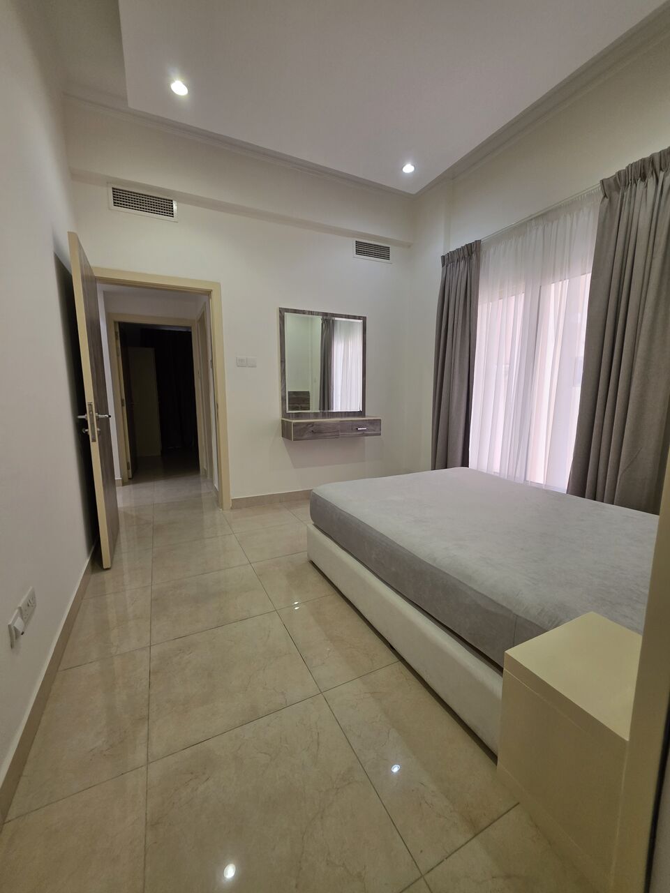 Hoora, Apartments, Flats, Houses & Villas, BHD 200/month,  1 BR,  £1BATHROOM Hall Kitchen With Electricity Fully Furnished Car Parking
