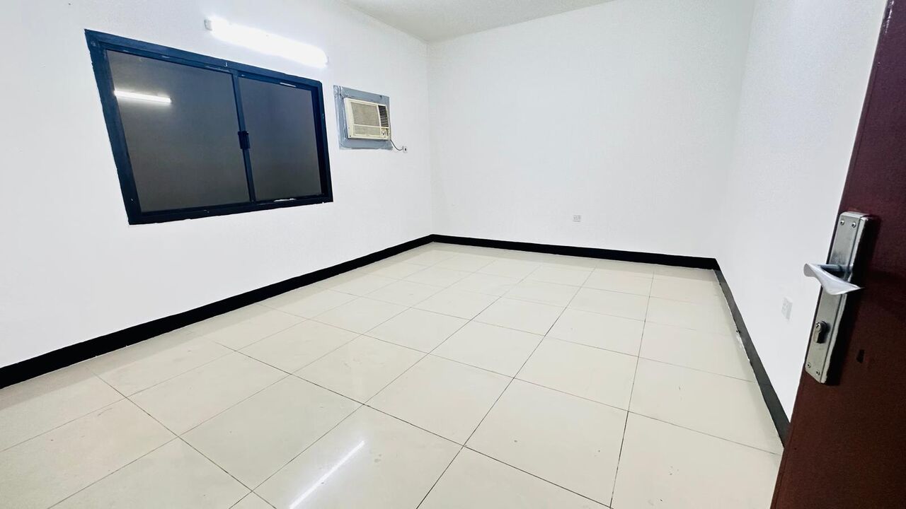 Hoora, Apartments, Flats, Houses & Villas, BHD 280/month,  3 BR,  Flat For Rent In Hoora With Electricity Near Alosra Restaurant
