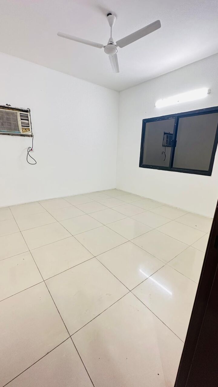 Hoora, Apartments, Flats, Houses & Villas, BHD 280/month,  3 BR,  Flat For Rent In Hoora With Electricity Near Alosra Restaurant