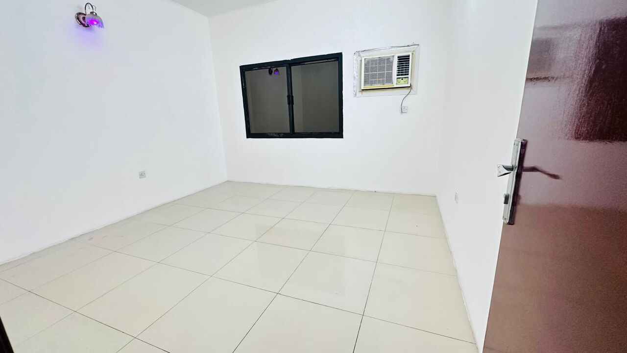 Hoora, Apartments, Flats, Houses & Villas, BHD 280/month,  3 BR,  Flat For Rent In Hoora With Electricity Near Alosra Restaurant