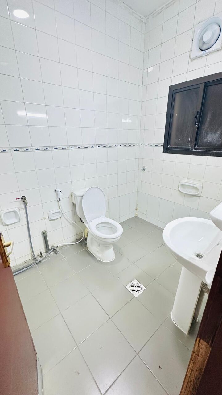 Hoora, Apartments, Flats, Houses & Villas, BHD 280/month,  3 BR,  Flat For Rent In Hoora With Electricity Near Alosra Restaurant