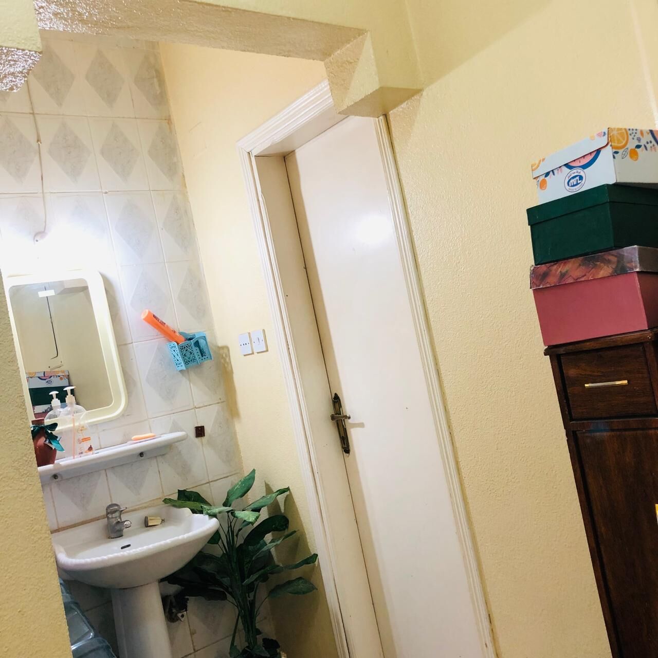 Riyadh, Housing Exchanges, SAR 1500/month,  Offering Neat And Clean 1single Bedroom  For An Executive Bachelor