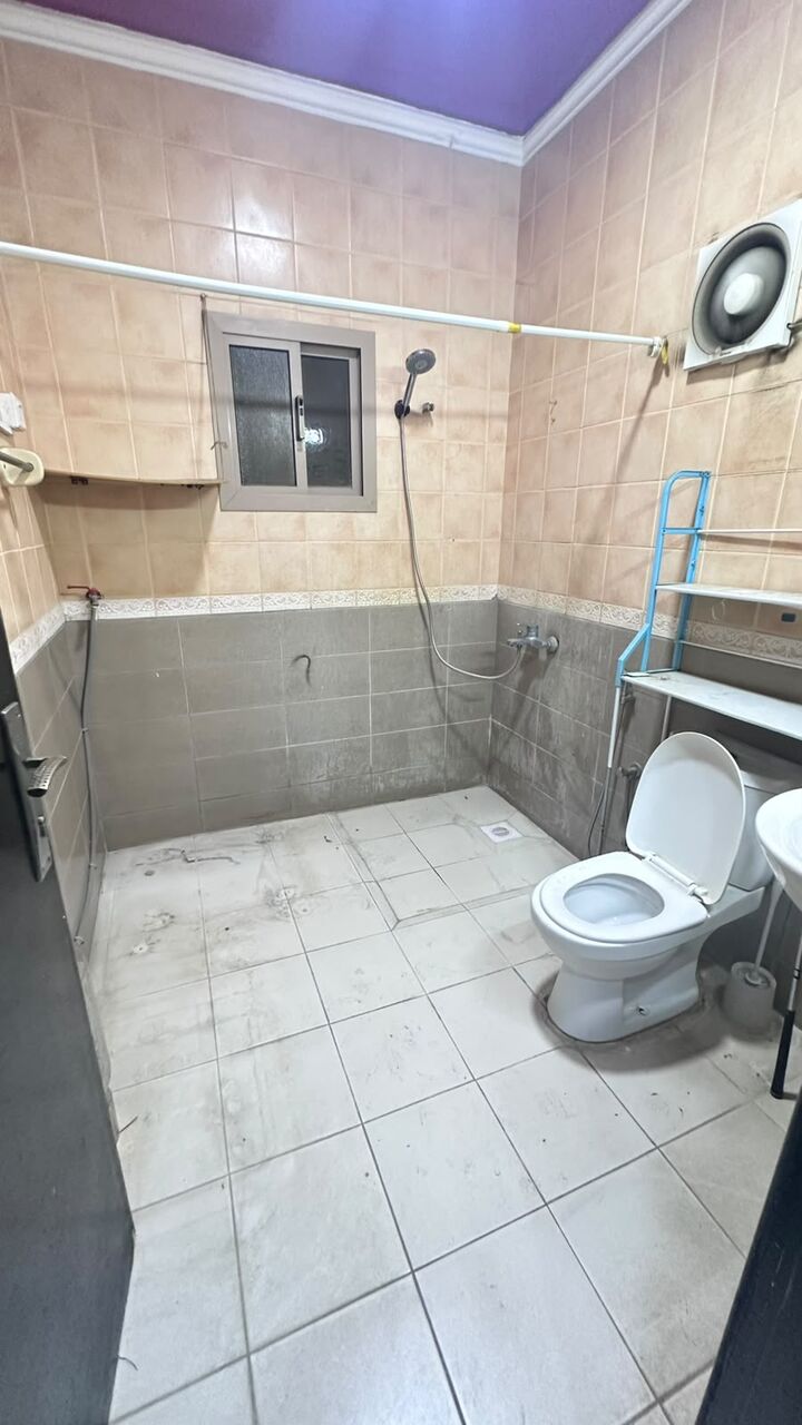 Umm Al Hassam, Apartments, Flats, Houses & Villas, BHD 180/month,  1 BR,  Flat For Rent In Umm Al Hassam With EWA , Unlimited  Near Falcon Plaza