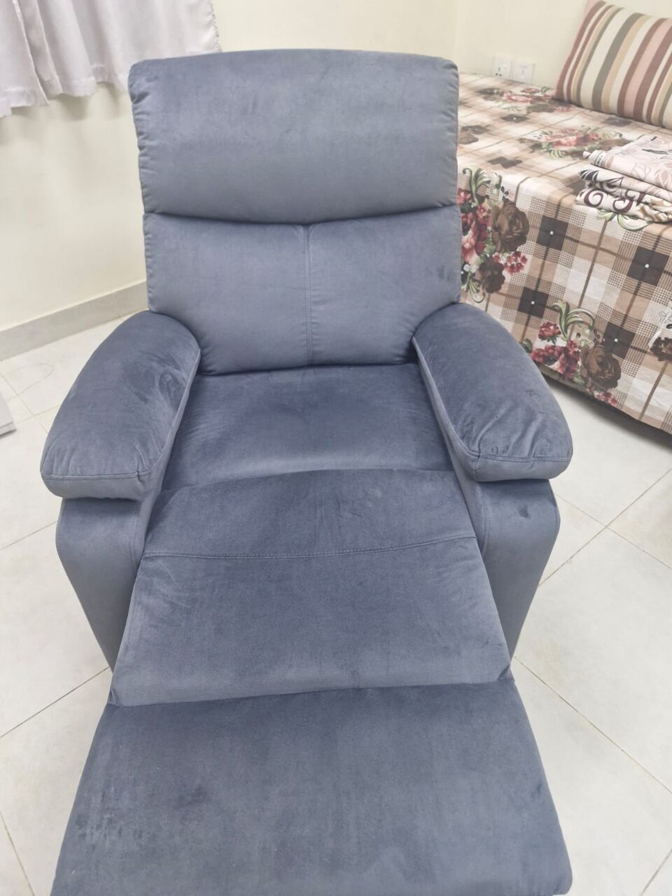 Riyadh, Furniture, SAR 550,  Premium Single-Seater Recliner &ndash; New (Barely Used), Excellent Condition