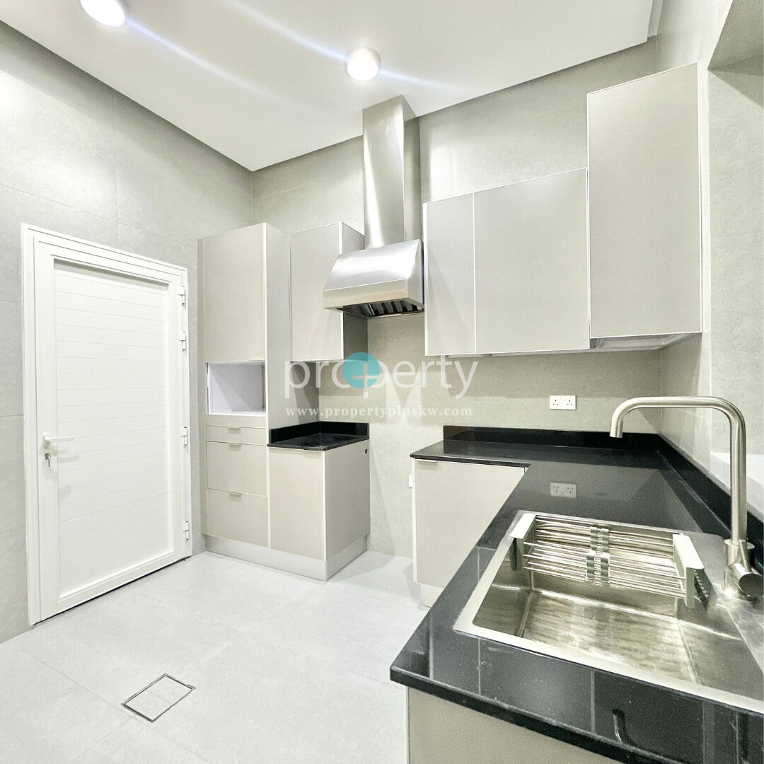 Salmiya, Apartments, Flats, Houses & Villas, KWD 525/month,  3 BR,  Modern 3-Bedroom Basement Apartment For Rent In Salmiya