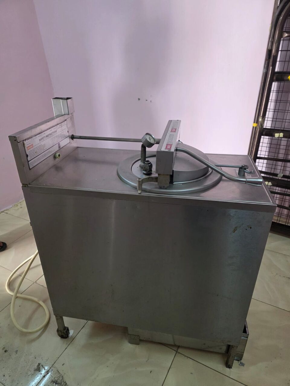 Dammam, Food, SAR 9000,  Broasted Fried Chiken Machine, Shawarma Machine, Toaster For Sle
