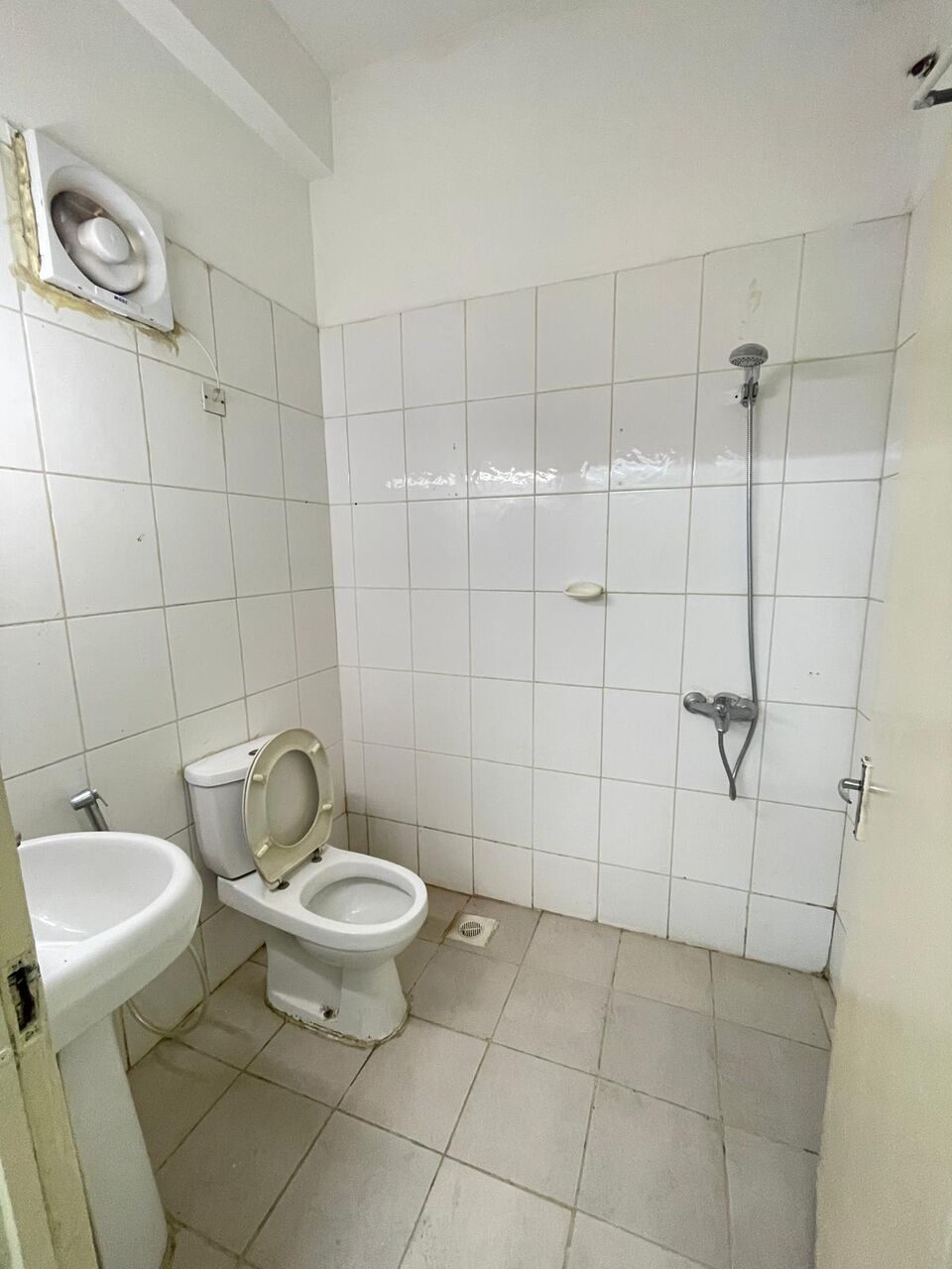 Juffair, Apartments, Flats, Houses & Villas, BHD 180/month,  Studio,  Studio Flat Fully Furnished With Ewa In Juffair