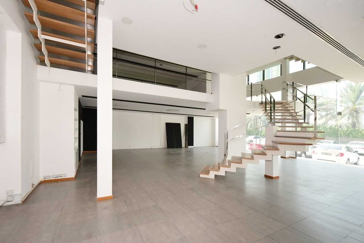 Manama, Apartments, Flats, Houses & Villas, BHD 1700/year,  1 BR,  Commercial Showroom With Mezzanine Floor