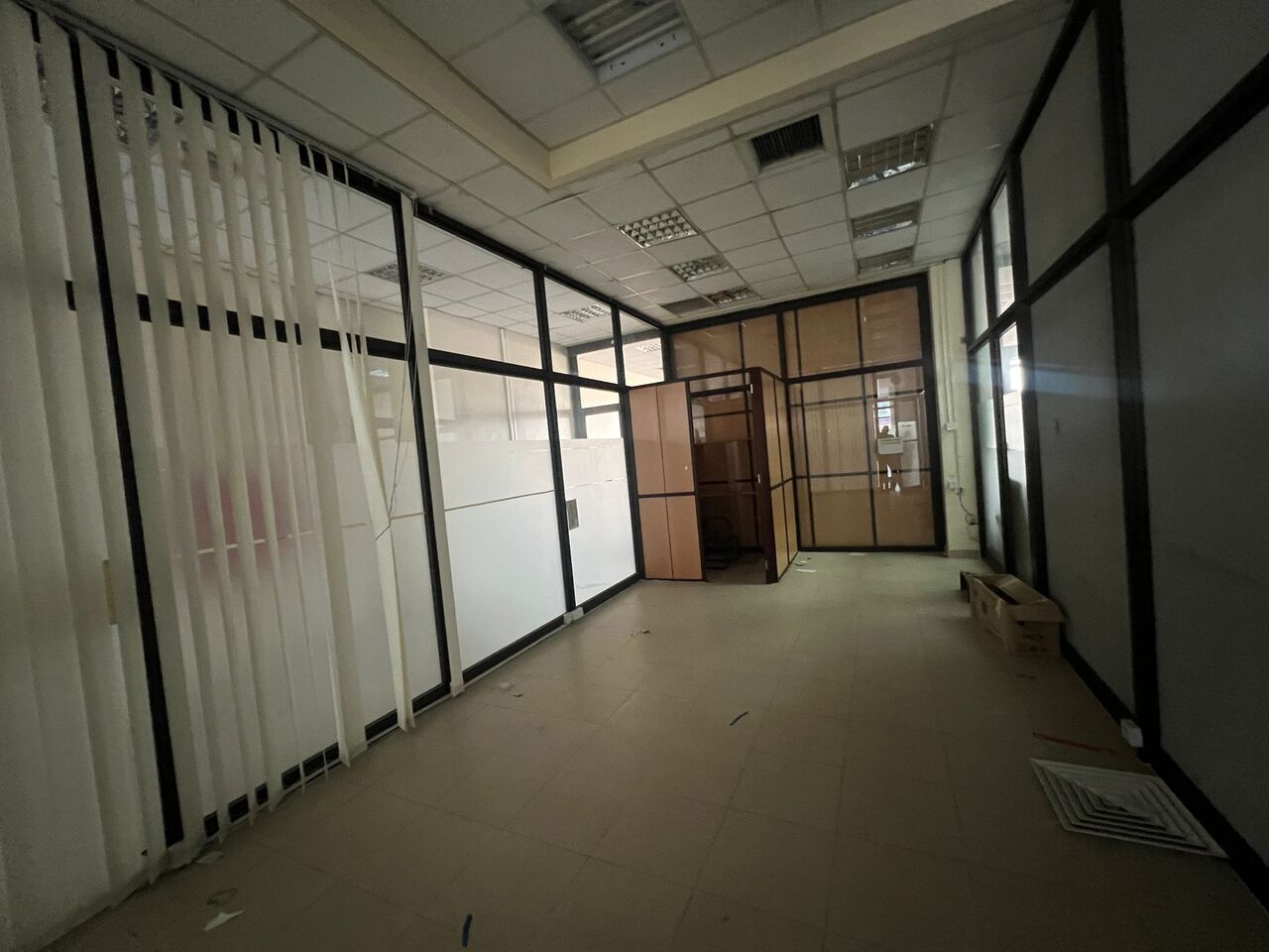 Salmaniya, Shops, BHD 3000,  350 Sq. Meter,  SHOWROOM FOR RENT IN SALMANIYA