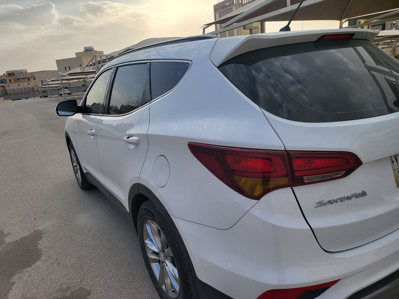 Riyadh, Vehicles, Cars & Trucks , SAR 40000,  Hyundai Santa Fe,  2016,  Automatic,  159000 KM,  Hyndai Santa Fe (santafe) , 4 Cylendar, 2.4L, 159k Km, 7 Seater, Without 4&times;4, Panorami