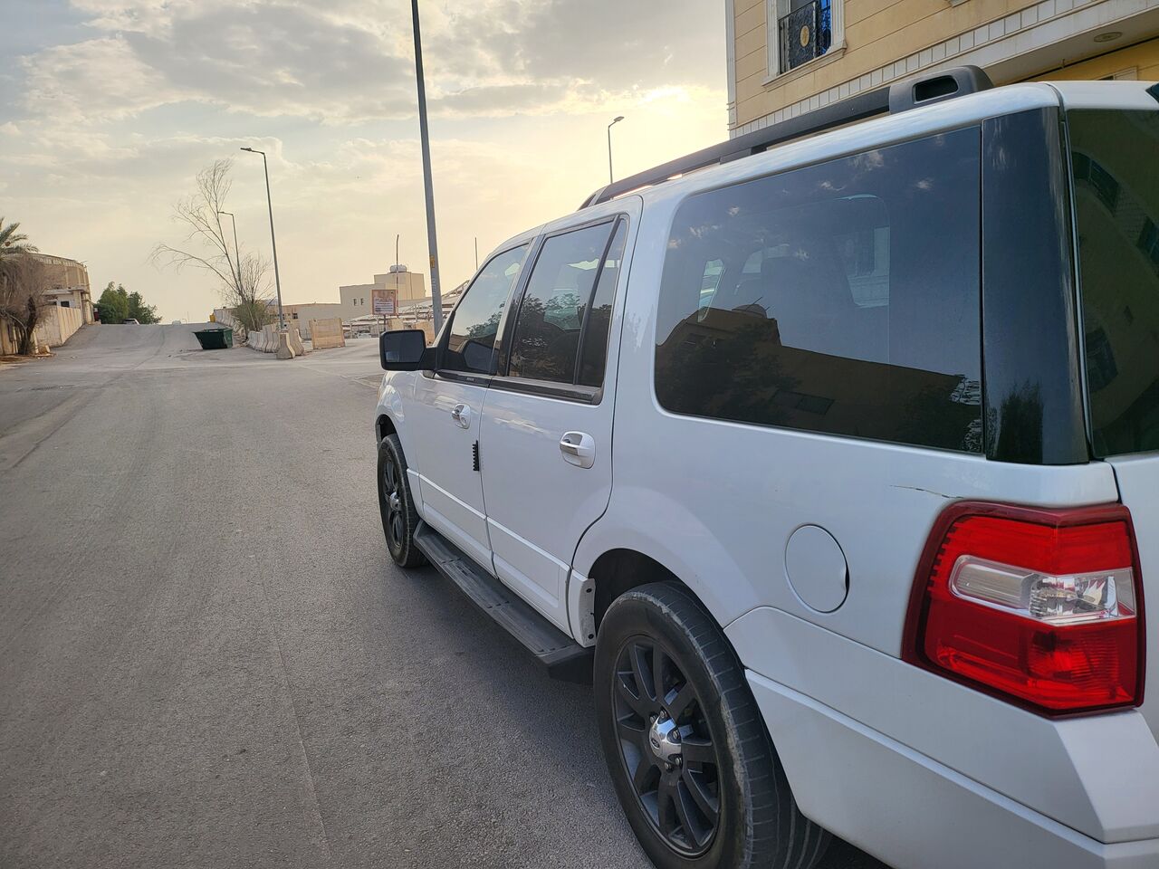Riyadh, Vehicles, Cars & Trucks , SAR 19500,  Ford Expedition,  2011,  Automatic,  317500 KM,   , 8 Cylendar, 317.5k Km, 8 Seater, Without 4×4, 20 Inches Rims.