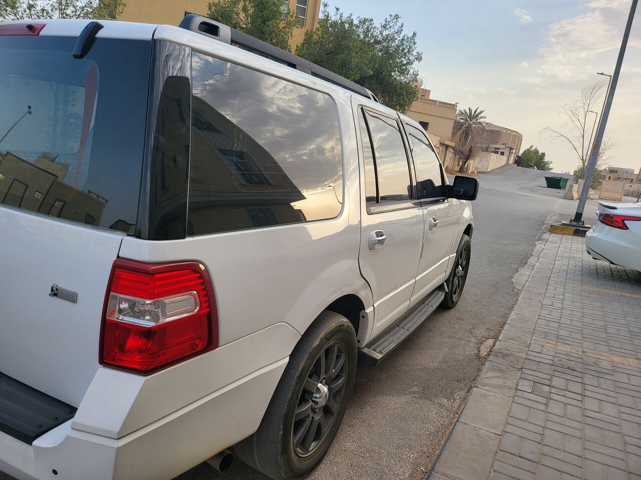 Riyadh, Vehicles, Cars & Trucks , SAR 19500,  Ford Expedition,  2011,  Automatic,  317500 KM,   , 8 Cylendar, 317.5k Km, 8 Seater, Without 4×4, 20 Inches Rims.