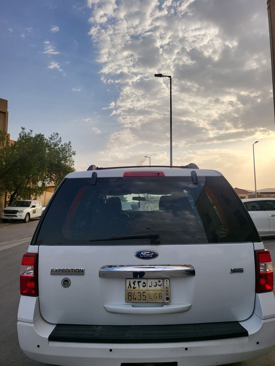 Riyadh, Vehicles, Cars & Trucks , SAR 19500,  Ford Expedition,  2011,  Automatic,  317500 KM,   , 8 Cylendar, 317.5k Km, 8 Seater, Without 4×4, 20 Inches Rims.