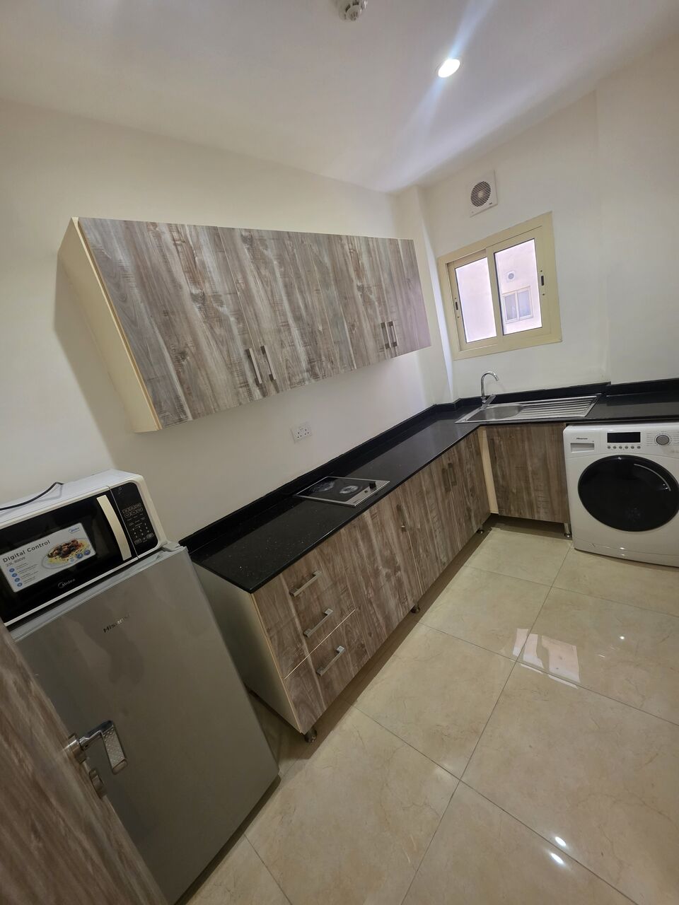 Hoora, Apartments, Flats, Houses & Villas, BHD 200/month,  Furnished,  1 BR,  - Very Neet & Clean Fully Furnished 1 BHK Flat With Ewa @200/BD In Hoo
