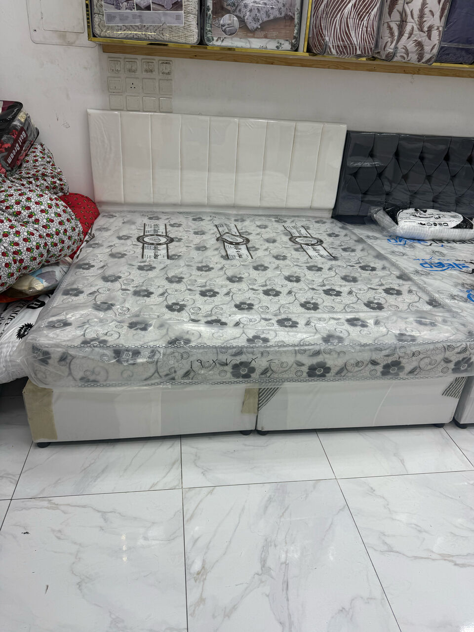 Jeddah, Furniture, SAR 5,  Luxury Comfortable Beds And Mattresses Are Available For Sale With Best Quality At Low Pri