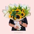 Flower Gift Birthday: Bright Sunflower Bouquets & Congrats