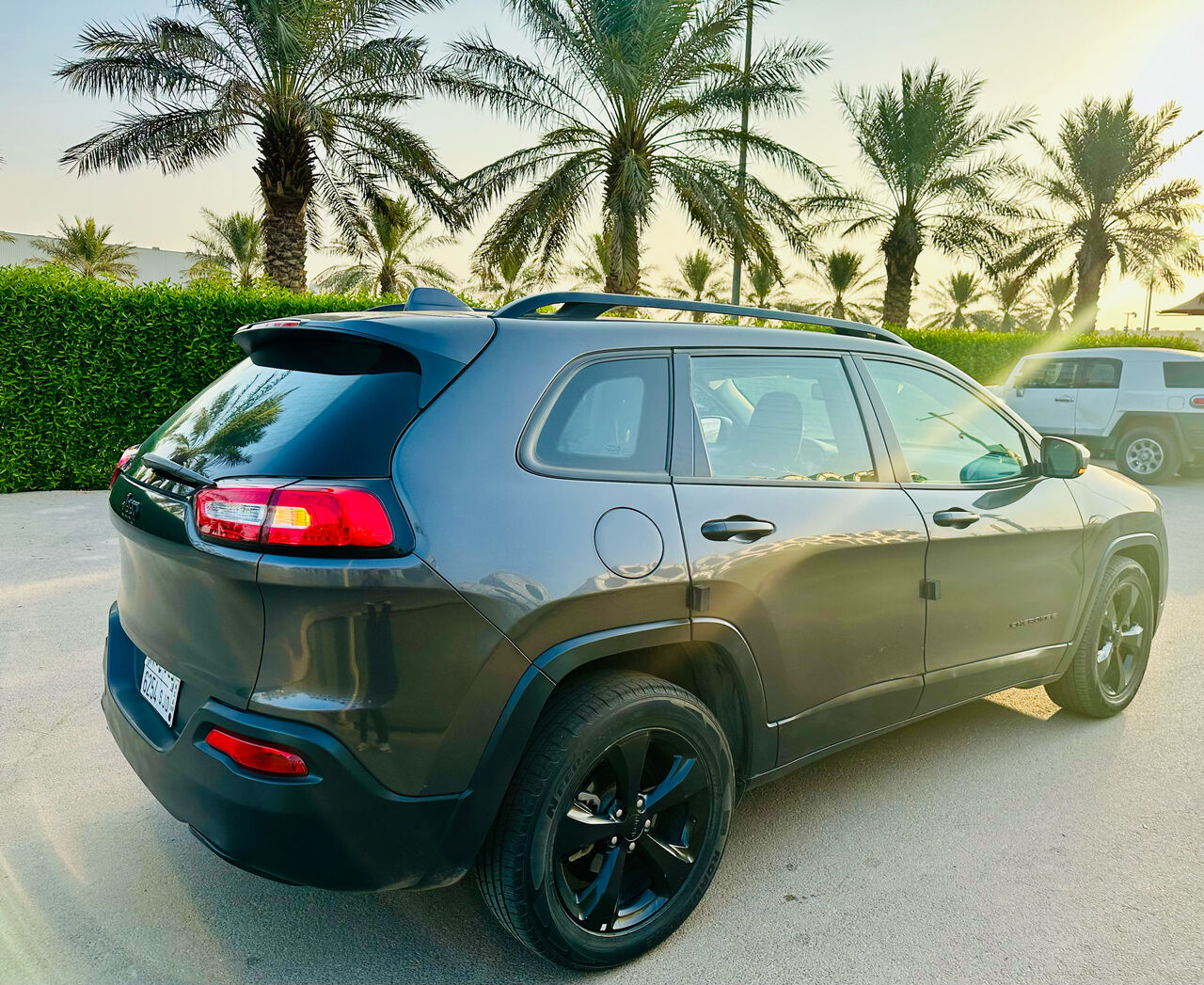 King Fahad District, Vehicles, Cars & Trucks , SAR 35000,  Jeep Cherokee,  2016,  Automatic,  219000 KM,  FOR SALE:   (KL) 2.4L Price: SAR 35,000