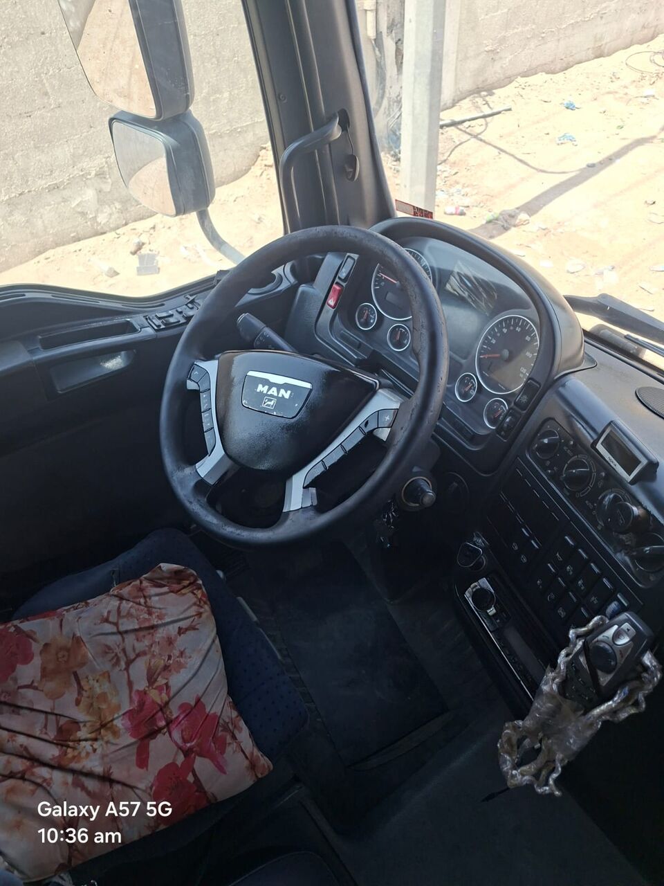 Riyadh, Vehicles, Cars & Trucks , SAR 90000,  2006,  2006,  Automatic,  300000 KM,  Man Truck  For Sale