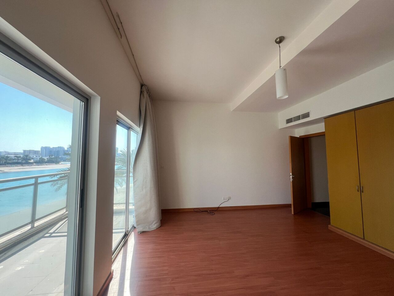 Amwaj Islands, Villas, BHD 1300,  MODERN 3-BEDROOM VILLA FOR RENT IN AMWAJ | SEA VIEW | BEACH ACCESS