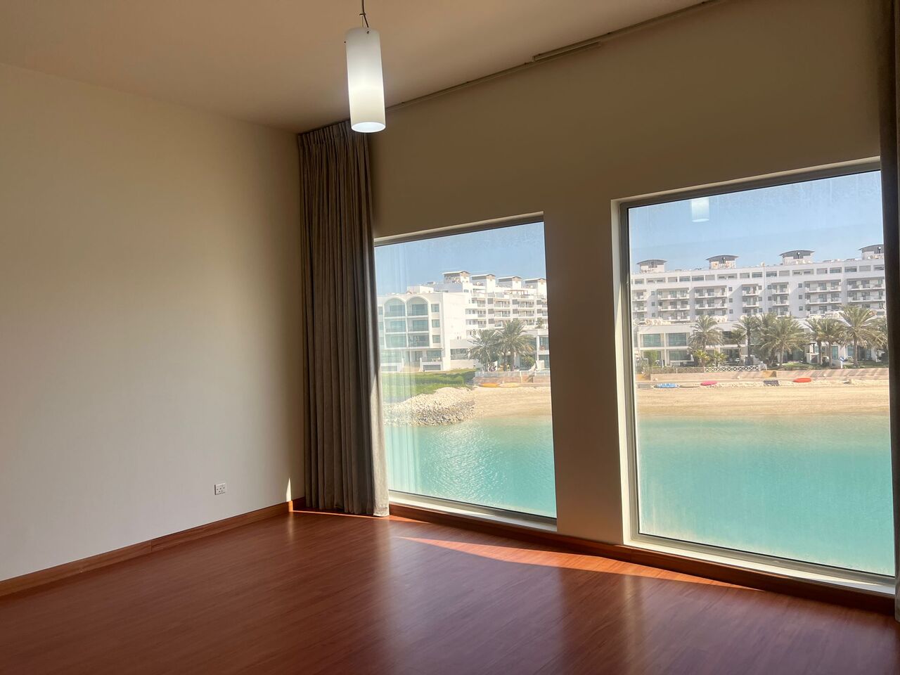 Amwaj Islands, Villas, BHD 1300,  MODERN 3-BEDROOM VILLA FOR RENT IN AMWAJ | SEA VIEW | BEACH ACCESS