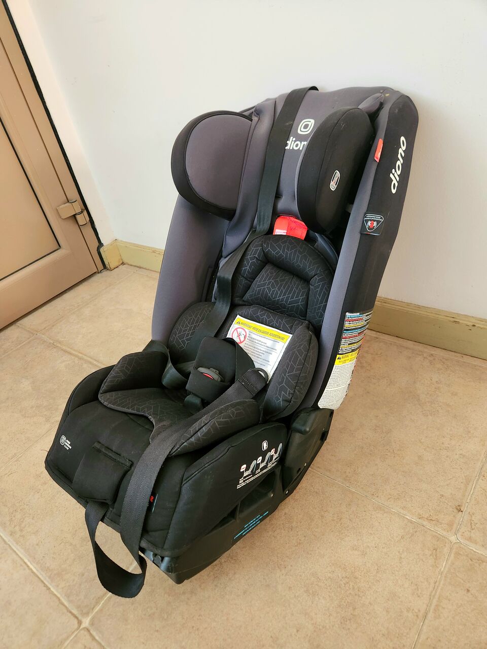Manama, Auto Parts, BHD 50,  Diono Car Seat Radian R 3 Across Almost New