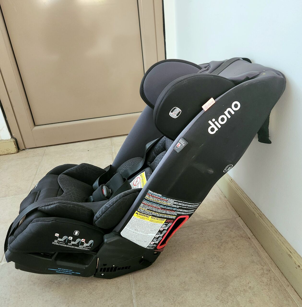 Manama, Auto Parts, BHD 50,  Diono Car Seat Radian R 3 Across Almost New