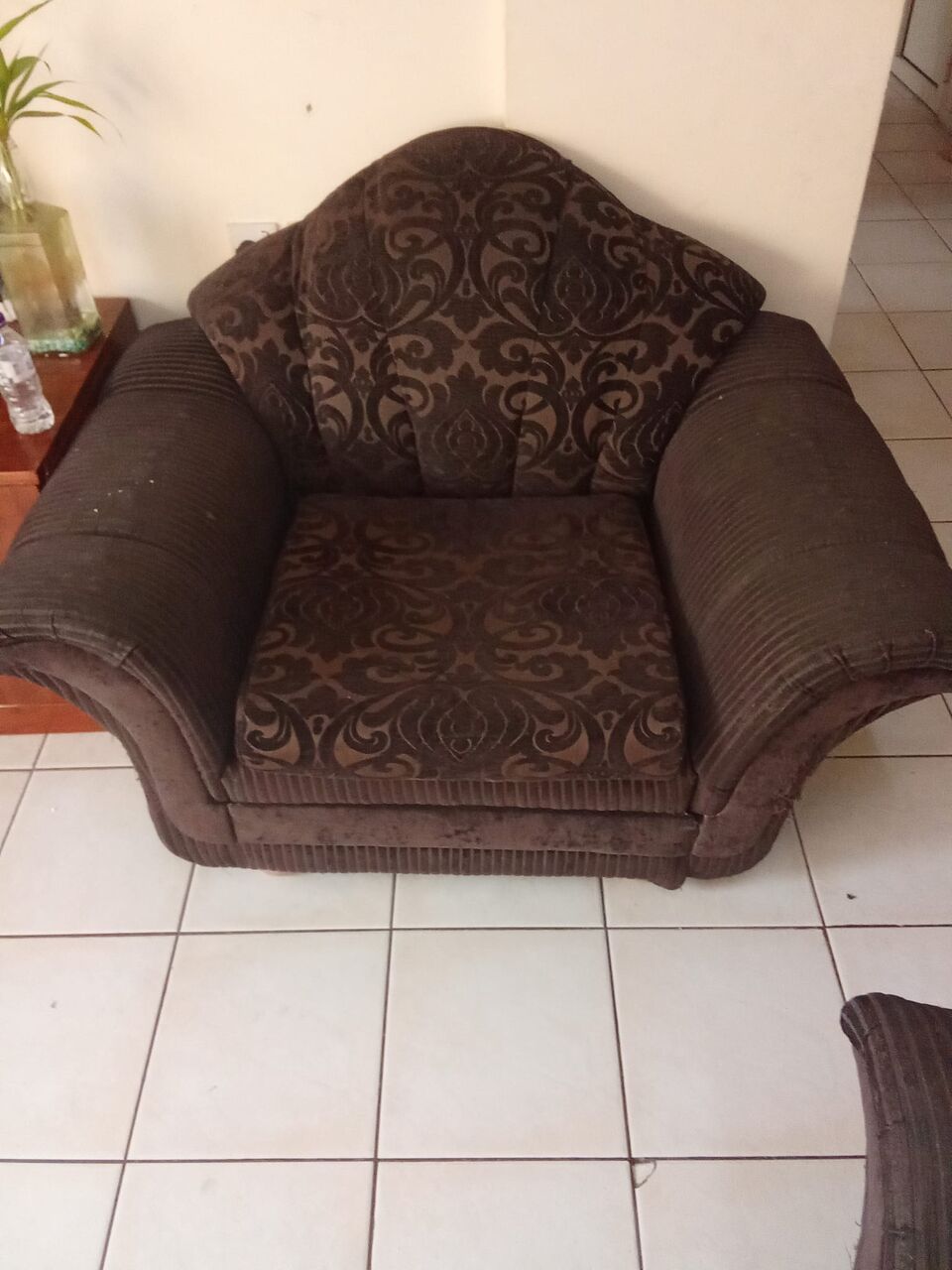 Mahooz, Furniture, BHD 25,  7 Seater Sofa Set For Urgent Sale