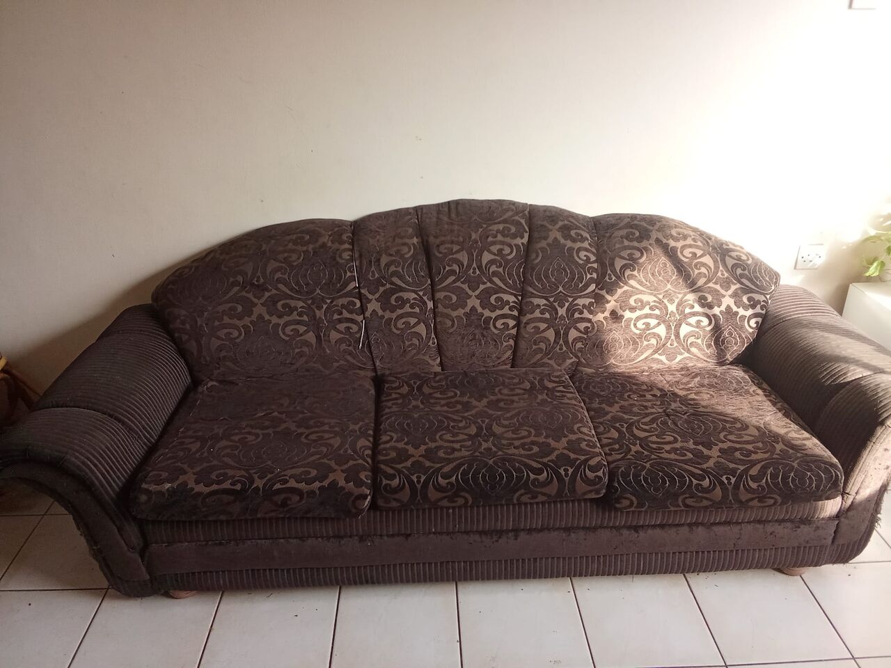 Mahooz, Furniture, BHD 25,  7 Seater Sofa Set For Urgent Sale