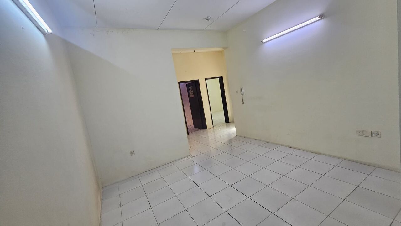 Manama, Apartments, Flats, Houses & Villas, BHD 220/month,  2 BR,  2 Bedroom Flat In Gudebiyah With Ewa