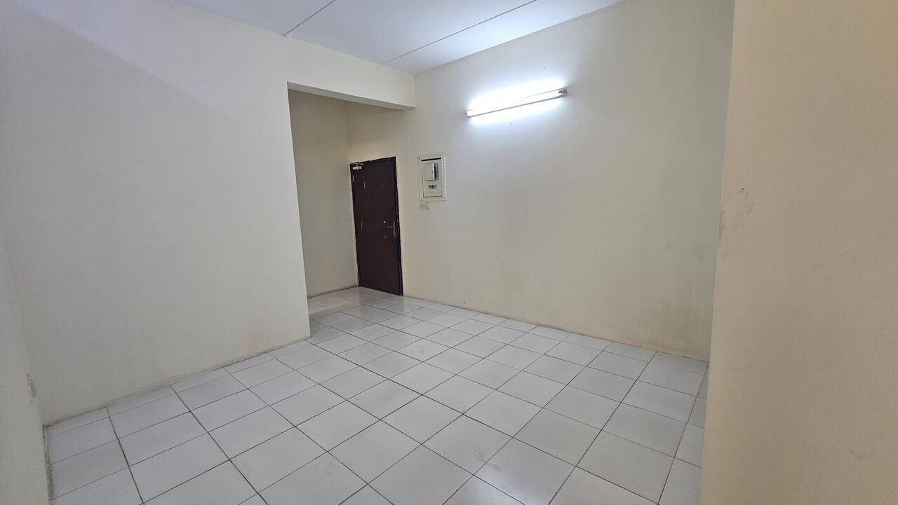 Manama, Apartments, Flats, Houses & Villas, BHD 220/month,  2 BR,  2 Bedroom Flat In Gudebiyah With Ewa