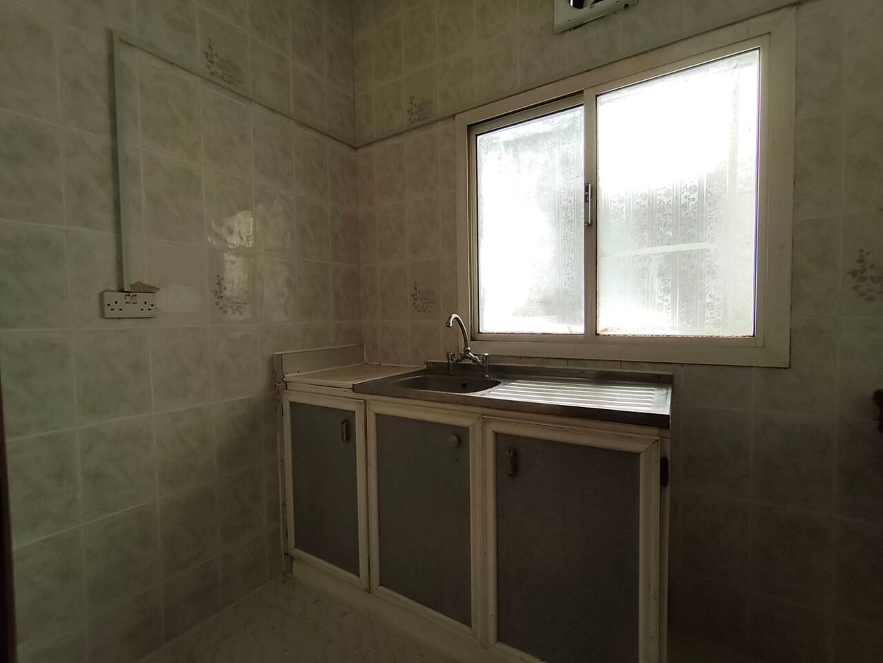Manama, Apartments, Flats, Houses & Villas, BHD 140/year,  1 BR,  Ras Ruman:- Studio Flat On Rent Close To Al Shifa With Ewa..