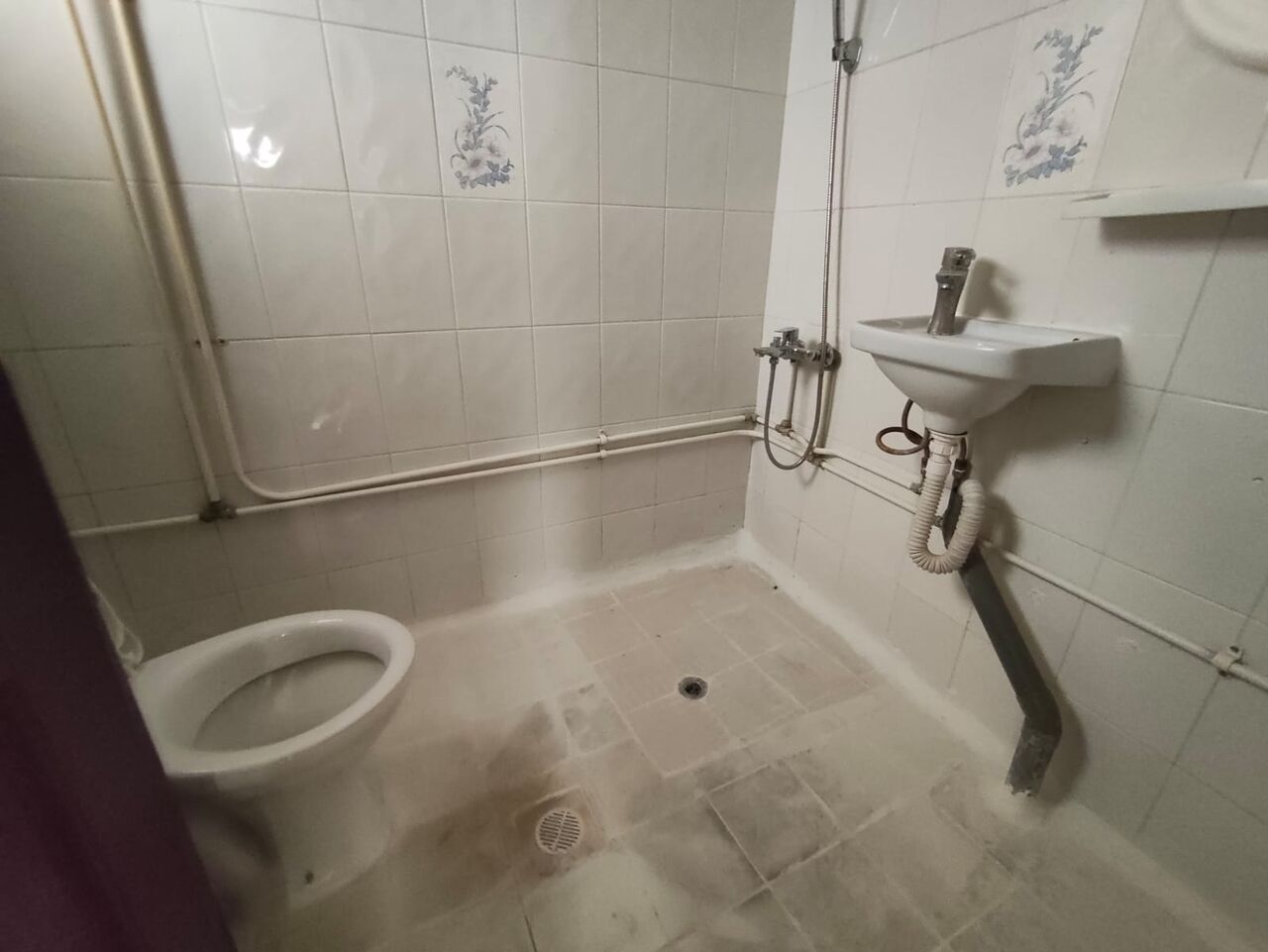 Manama, Apartments, Flats, Houses & Villas, BHD 140/year,  1 BR,  Ras Ruman:- Studio Flat On Rent Close To Al Shifa With Ewa..