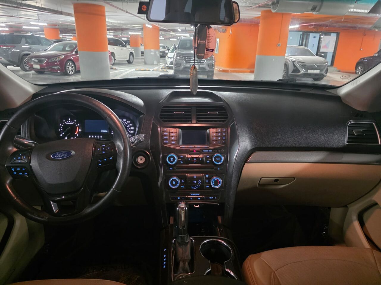 Riyadh, Vehicles, Cars & Trucks , SAR 61000,  Ford Explorer,  2017,  Automatic,  171500 KM,