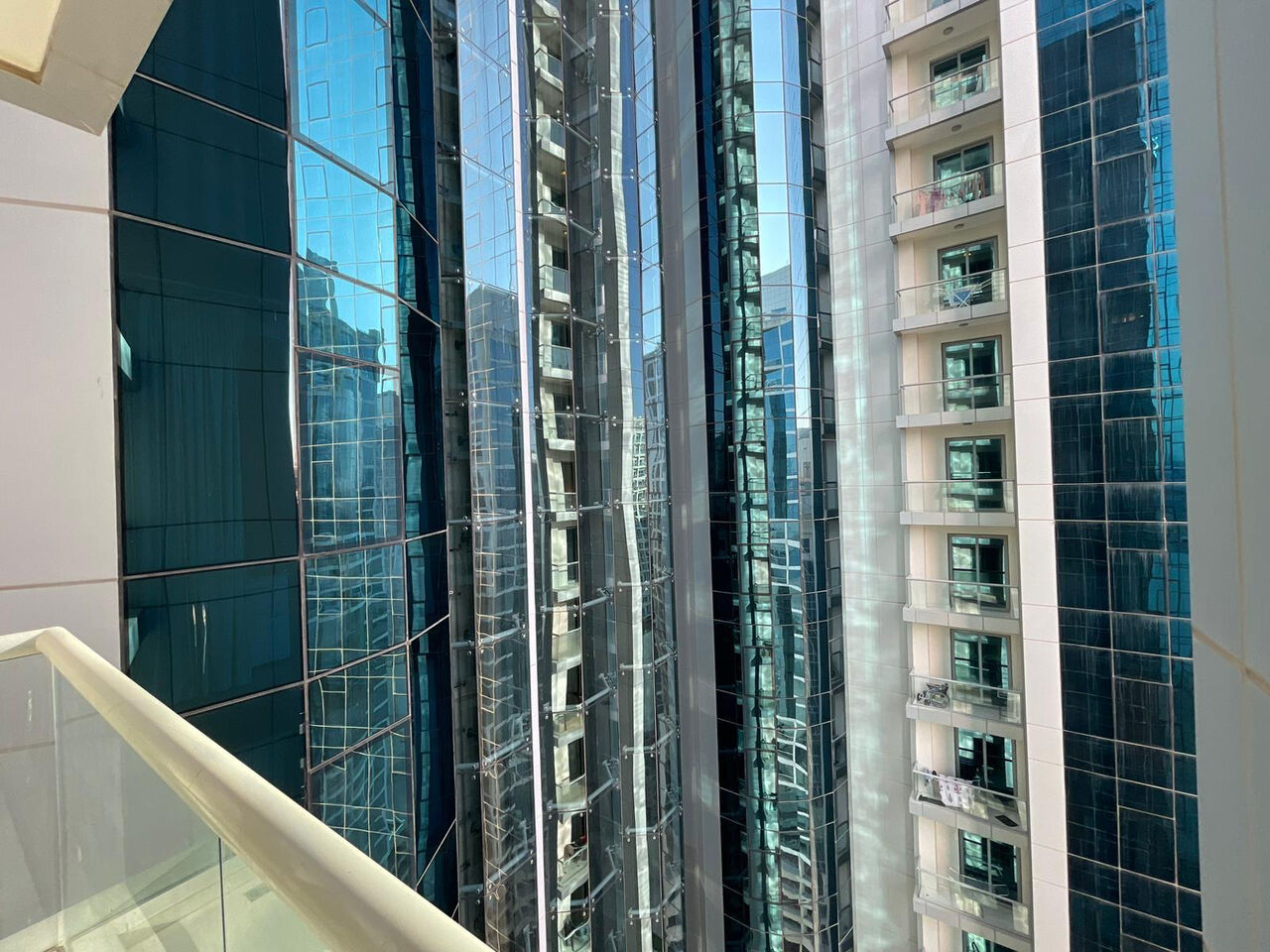 Juffair, Apartments, Flats, Houses & Villas, BHD 380/year,  1 BR,  Apartment For Rent In Fontana Towers Juffair, Bahrain