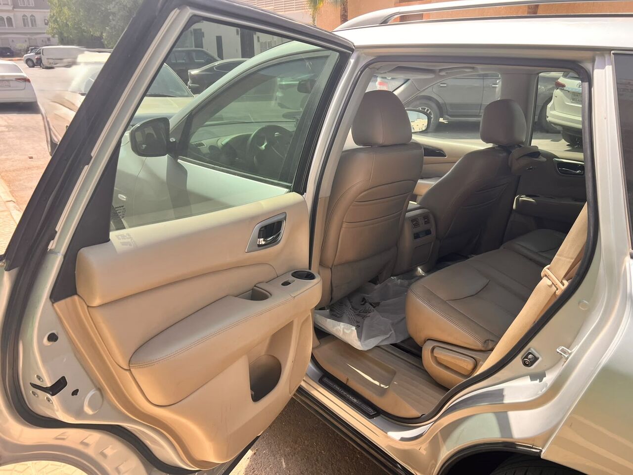 Riyadh, Vehicles, Cars & Trucks , SAR 20000,  Nissan Pathfinder,  2013,  Automatic,  198500 KM,  Full Option