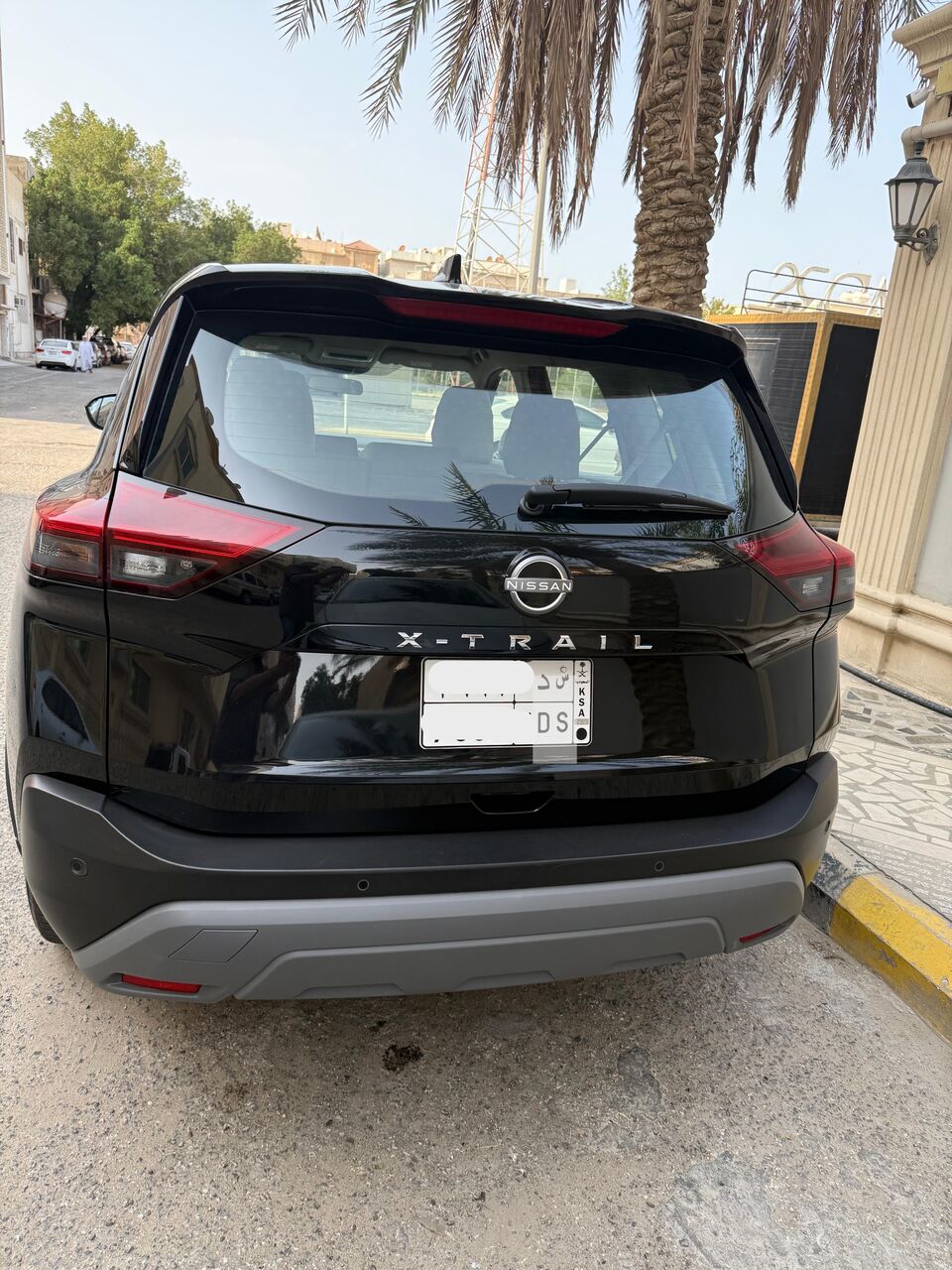 Khobar, Vehicle Lease Transfer, SAR 4000,  NISSAN X TRAIL 7 SEAT BLACK - STANDARD VARIANT 2x4