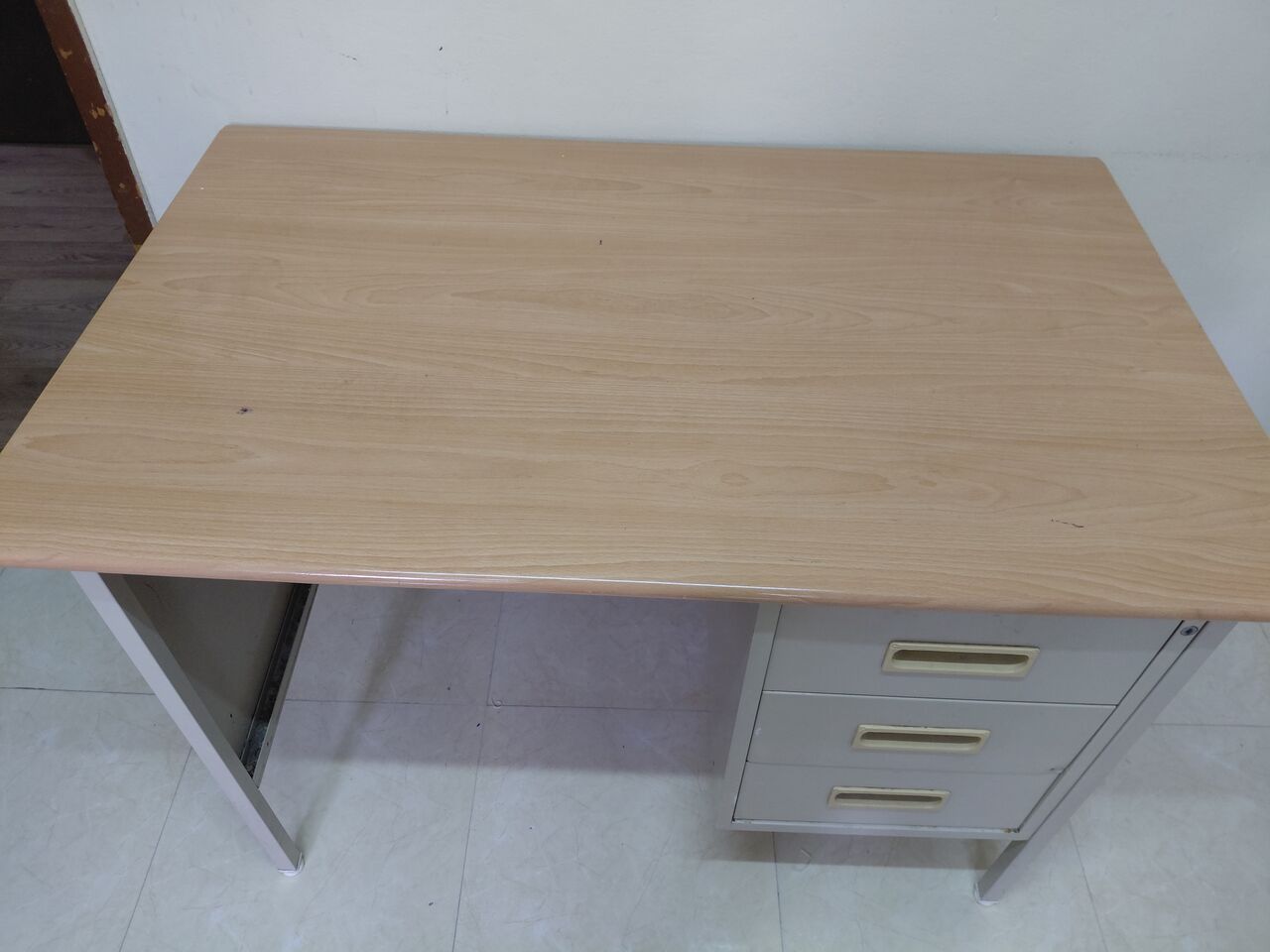 Dammam, Furniture, SAR 120,  A Good Condition Study Table For Sale