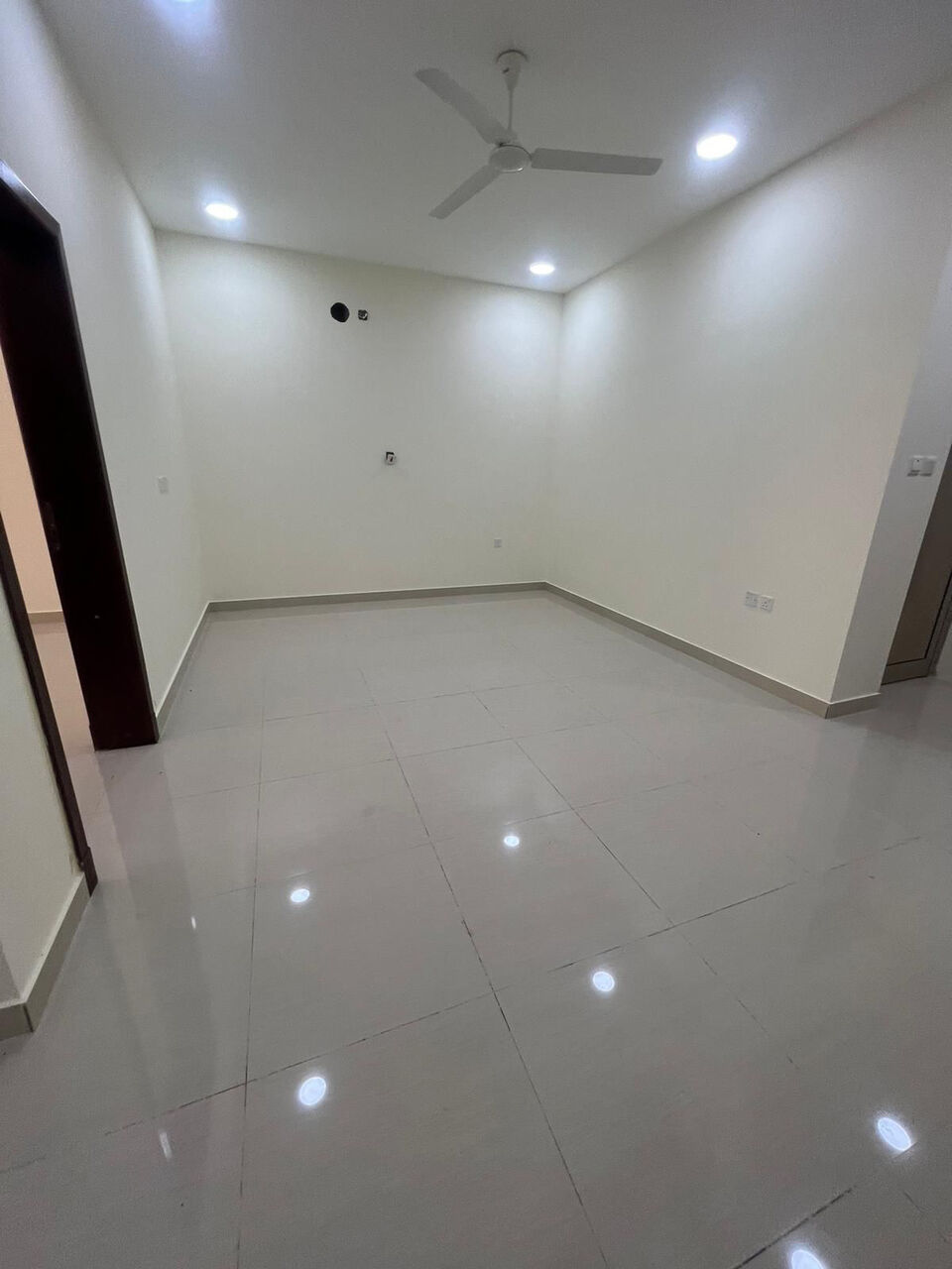 Manama, Apartments, Flats, Houses & Villas, BHD 200/year,  2 BR,  Hajiyath,2 Bhk ,unfurnished With Ewa