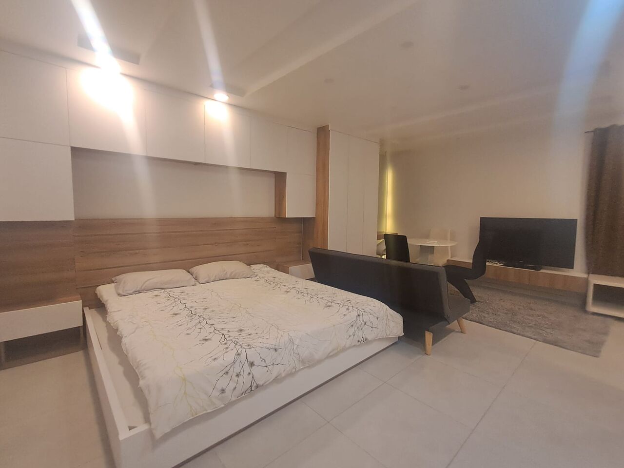 Manama, Apartments, Flats, Houses & Villas, BHD 220/month,  Studio,  Studio Flat In Seef With Ewa