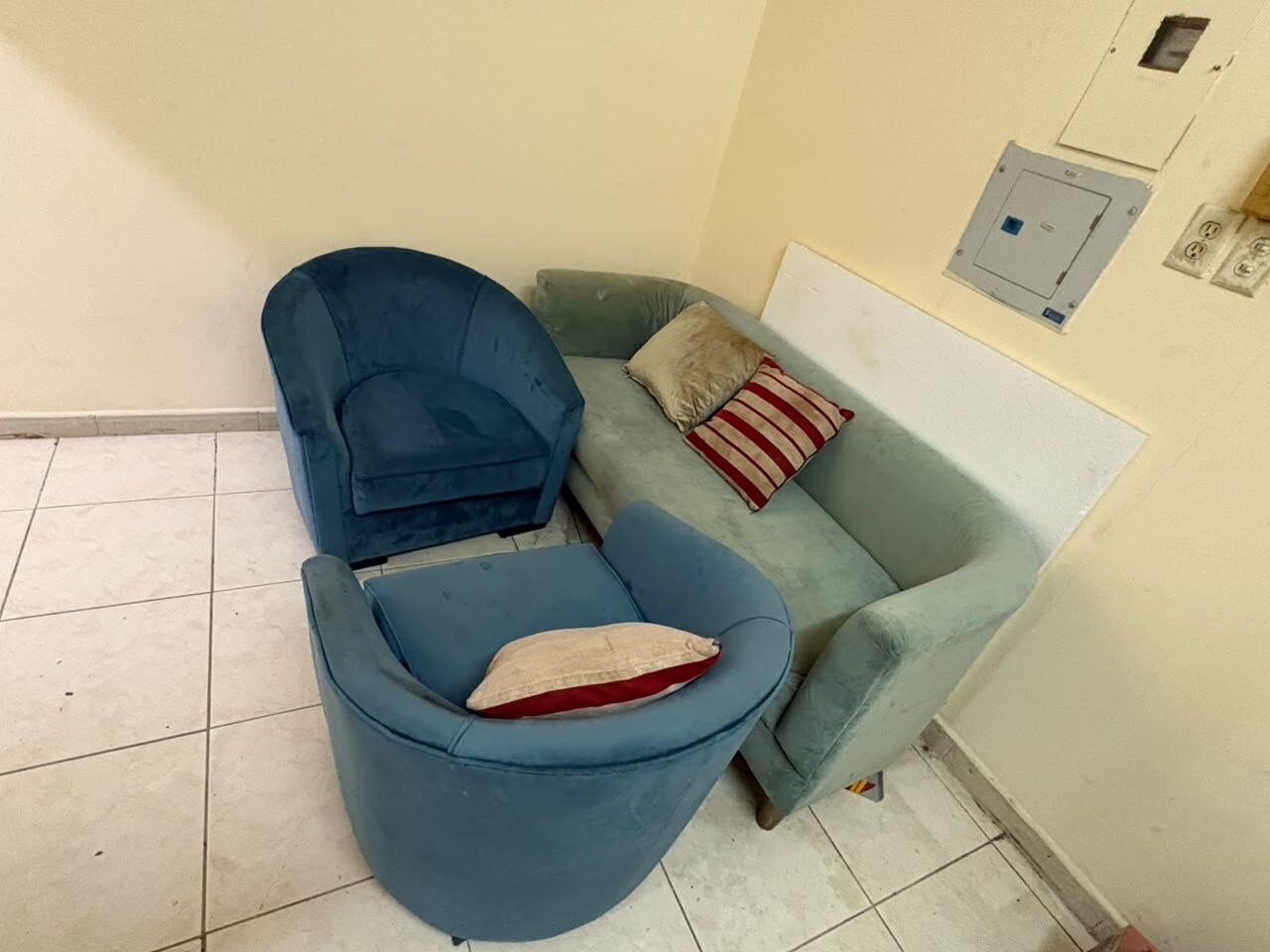 Dammam, Furniture, SAR 220,  SOFA SET 3 Seater +2 Single-Seater For 220 At Dammam